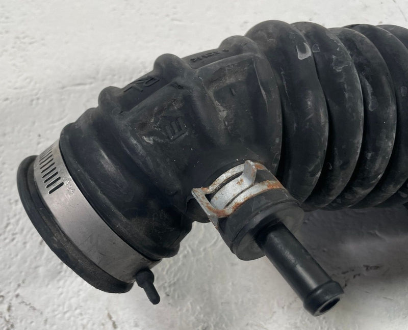 Load image into Gallery viewer, 17-22 INFINITI Q60 FRONT RIGHT AIR INTAKE RESONATOR DUCT HOSE TUBE 3.0L # 112476