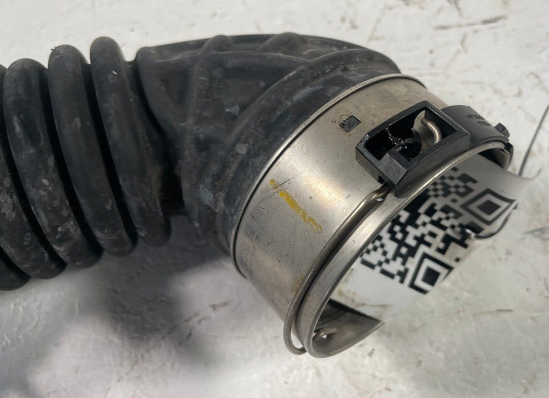 Load image into Gallery viewer, 17-22 INFINITI Q60 FRONT RIGHT AIR INTAKE RESONATOR DUCT HOSE TUBE 3.0L # 112476