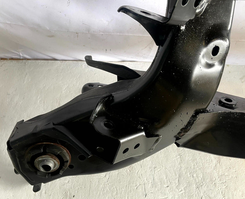 Load image into Gallery viewer, 2021 - 2025 NISSAN ROGUE REAR SUSPENSION SUBFRAME CROSSMEMBER CRADLE # 106882