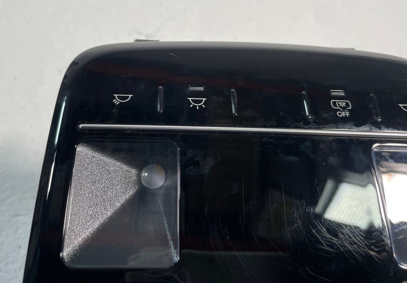 Load image into Gallery viewer, 2024-2025 HYUNDAI SANTA FE FRONT ROOF OVERHEAD CONSOLE DOME LIGHT LAMP #106912