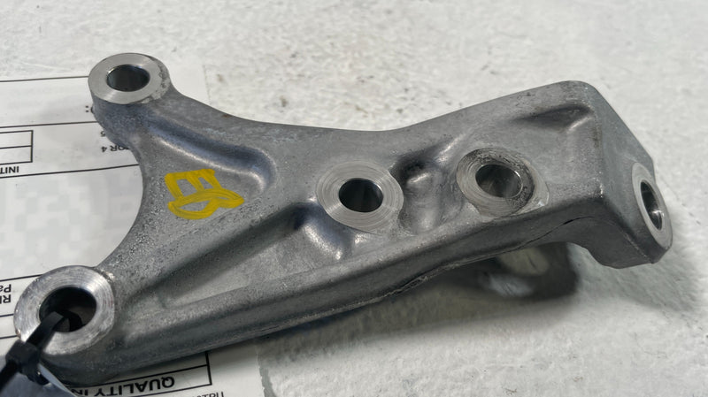Load image into Gallery viewer, 23-25 HONDA PILOT AWD TRANSMISSION TRANSFER CASE MOUNT SUPPORT BRACKET # 105796