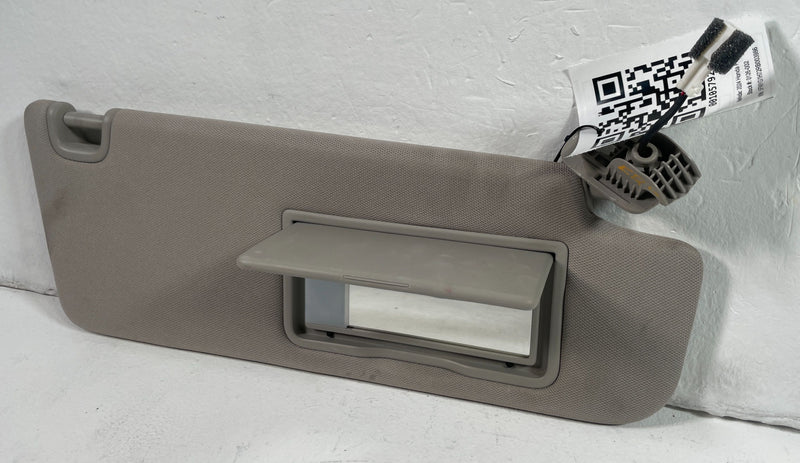 Load image into Gallery viewer, 2023-2025 HONDA PILOT FRONT RIGHT PASSENGER SIDE SUNVISOR SUN VISOR # 105792