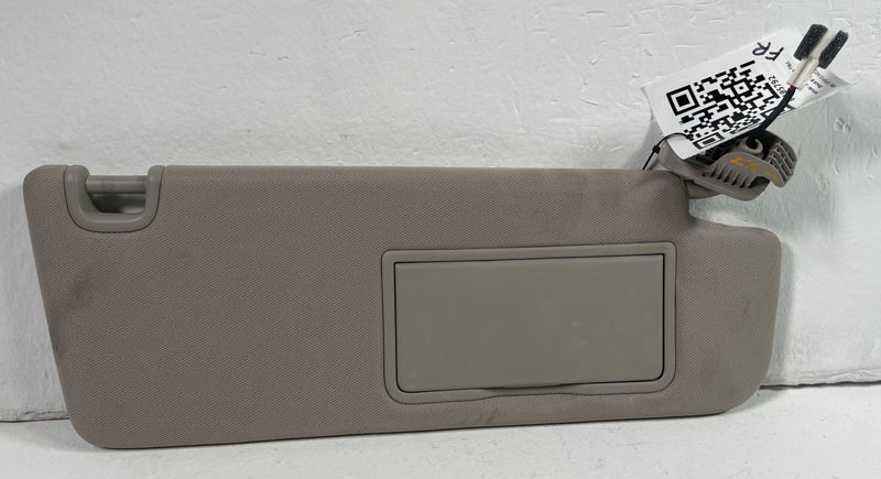 Load image into Gallery viewer, 2023-2025 HONDA PILOT FRONT RIGHT PASSENGER SIDE SUNVISOR SUN VISOR # 105792