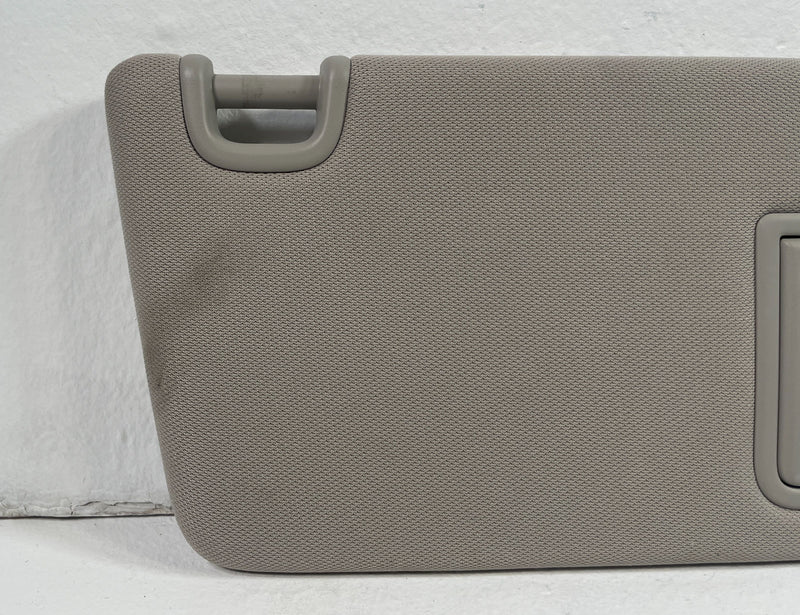 Load image into Gallery viewer, 2023-2025 HONDA PILOT FRONT RIGHT PASSENGER SIDE SUNVISOR SUN VISOR # 105792