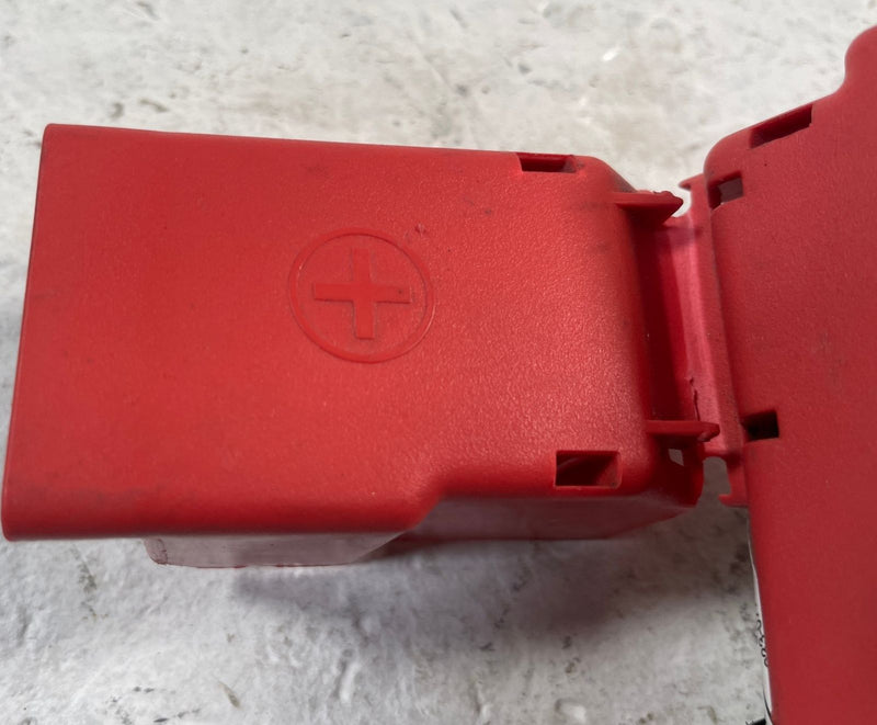 Load image into Gallery viewer, 2019-2025 ACURA RDX POSITIVE BATTERY TERMINAL FUSE BOX COVER CAP # 109719