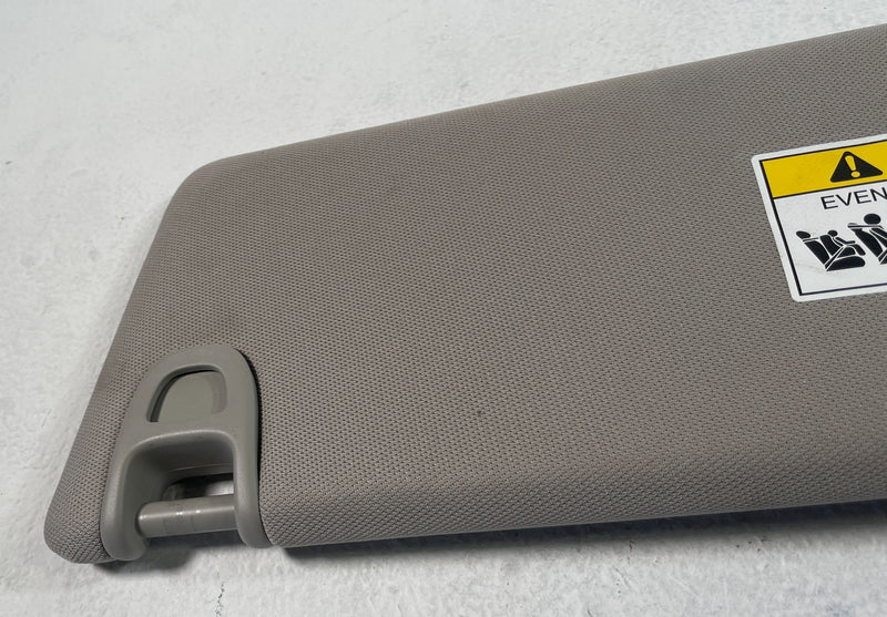 Load image into Gallery viewer, 2023-2025 HONDA PILOT FRONT RIGHT PASSENGER SIDE SUNVISOR SUN VISOR # 105792