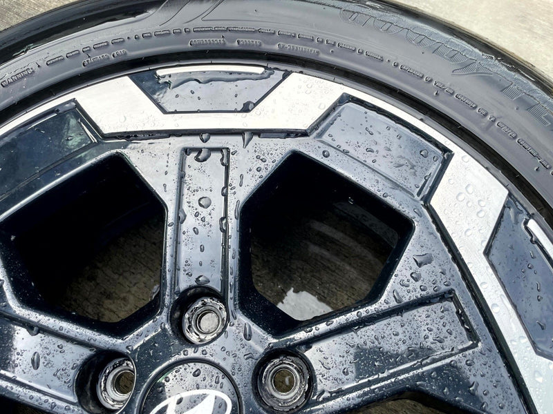 Load image into Gallery viewer, HYUNDAI SANTA FE 18" 18x7.5 BLACK ALLOY WHEEL RIM W/ TIRE (ONLY#1) 24-26 #111301