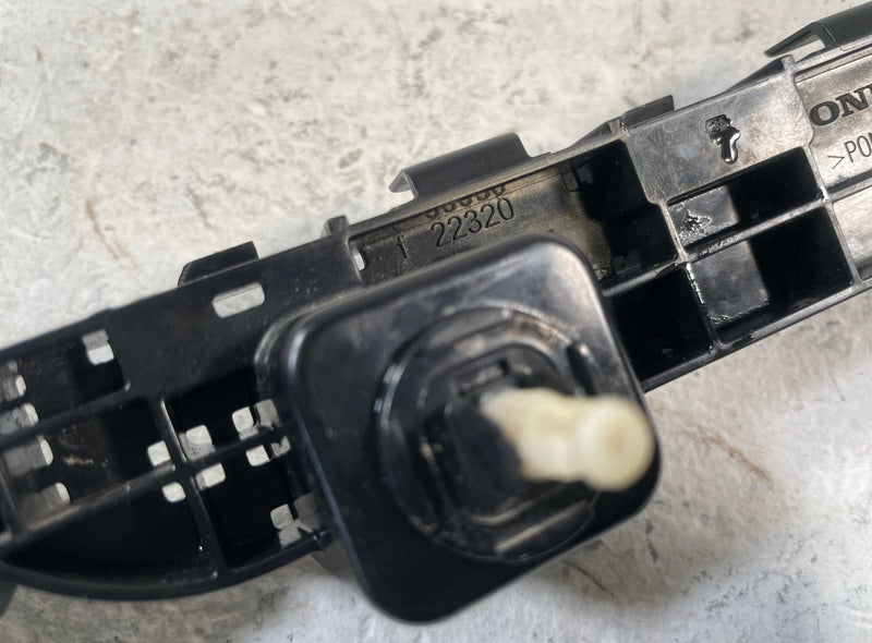 Load image into Gallery viewer, 19-25 ACURA RDX FRONT LEFT DRIVER SIDE BUMPER MOUNT SUPPORT BRACKET 2.0L #109733