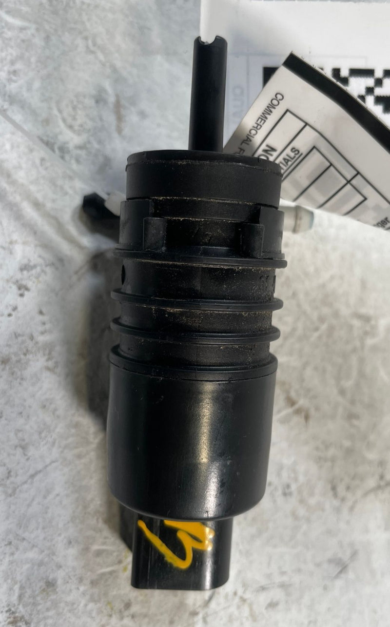 Load image into Gallery viewer, 2019 - 2025 ACURA RDX WINDSHIELD WIPER WASHER RESERVOIR PUMP MOTOR 2.0L #109722