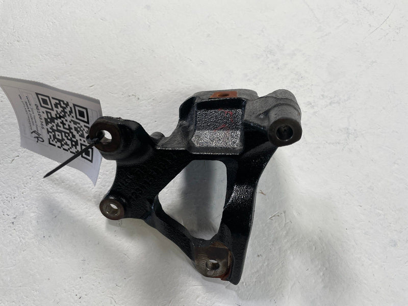 Load image into Gallery viewer, 2022-2026 TOYOTA TUNDRA SEQUOIA FRONT RIGHT ENGINE FRAME MOUNT BRACKET # 108366