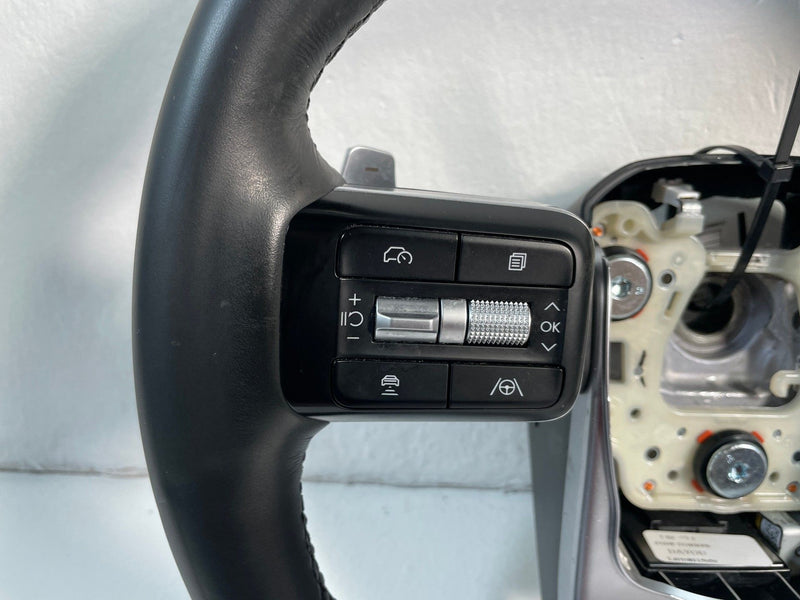 Load image into Gallery viewer, 2024-2025 HYUNDAI SANTA FE STEERING WHEEL W/MULTIFUNCTION SWITCHES BLACK #106929