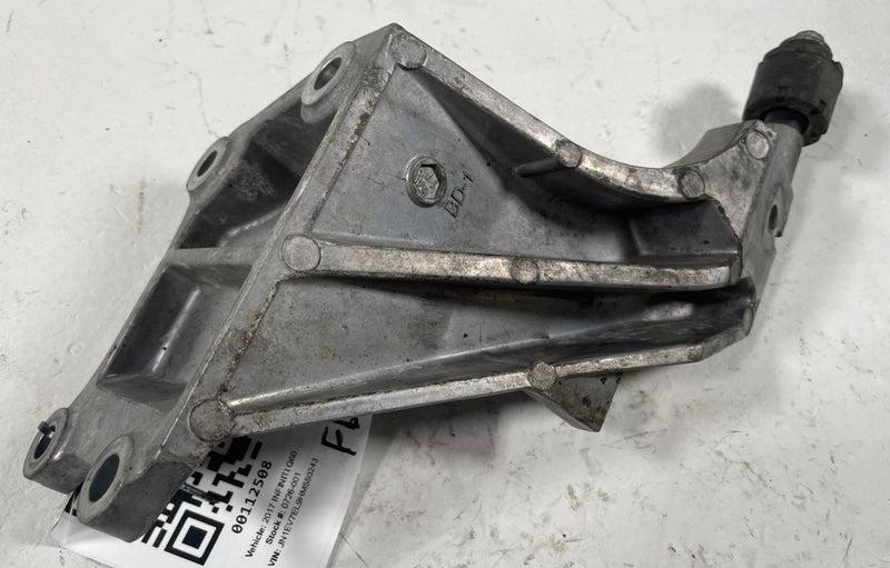 Load image into Gallery viewer, 2017-2022 INFINITI Q60 FRONT LEFT SIDE ENGINE MOUNT SUPPORT BRACKET 3.0L #112508
