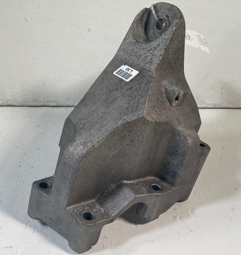 Load image into Gallery viewer, 2019-2023 GENESIS G70 FRONT LEFT SIDE ENGINE MOUNT SUPPORT BRACKET 2.0L # 113882