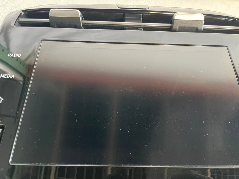 Load image into Gallery viewer, 2022 - 2024 HYUNDAI TUCSON DASHBOARD RADIO MEDIA DISPLAY SCREEN PANEL # 113714