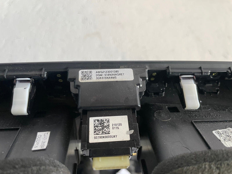 Load image into Gallery viewer, 2022 - 2024 HYUNDAI TUCSON DASHBOARD RADIO MEDIA DISPLAY SCREEN PANEL # 113714