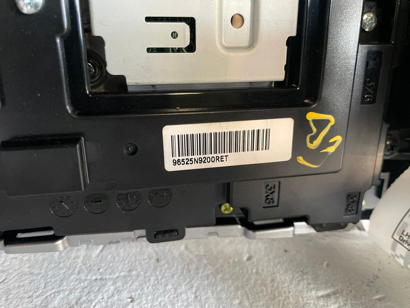 Load image into Gallery viewer, 2022 - 2024 HYUNDAI TUCSON DASHBOARD RADIO MEDIA DISPLAY SCREEN PANEL # 113714