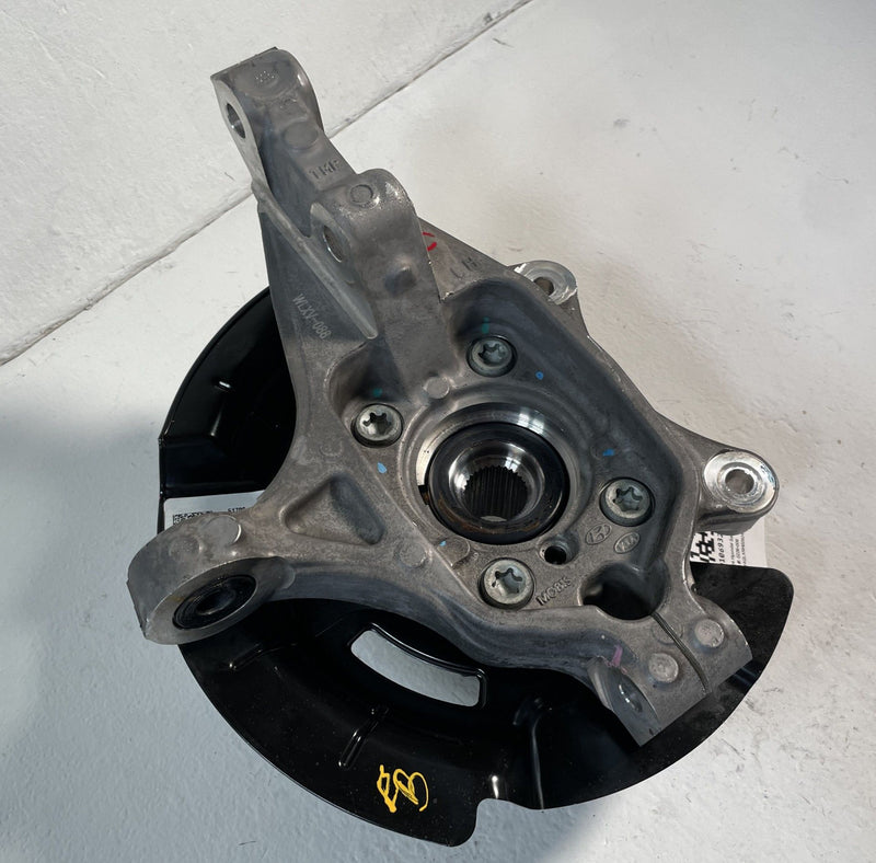 Load image into Gallery viewer, 2021-2025 HYUNDAI SANTA FE FRONT LEFT SIDE SPINDLE KNUCKLE W/BEARING HUB #106932