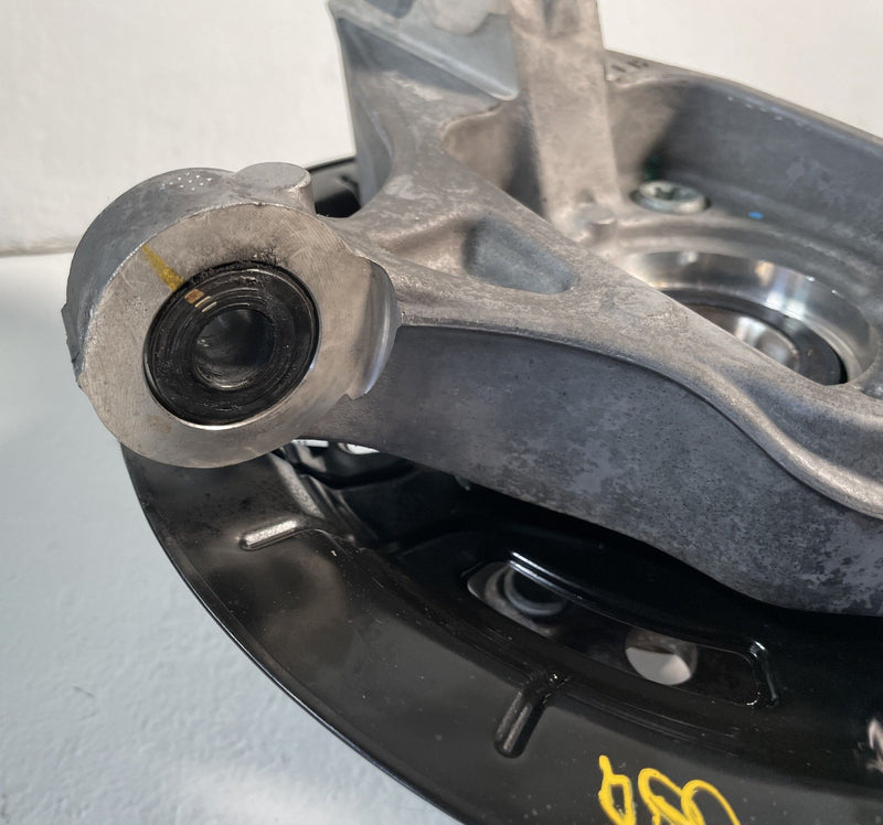Load image into Gallery viewer, 2021-2025 HYUNDAI SANTA FE FRONT LEFT SIDE SPINDLE KNUCKLE W/BEARING HUB #106932