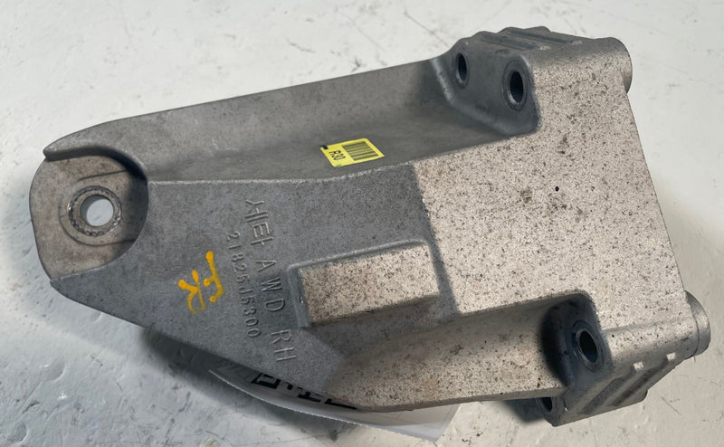 Load image into Gallery viewer, 2019-2023 GENESIS G70 AWD FRONT RIGHT SIDE ENGINE MOUNT SUPPORT BRACKET # 113893