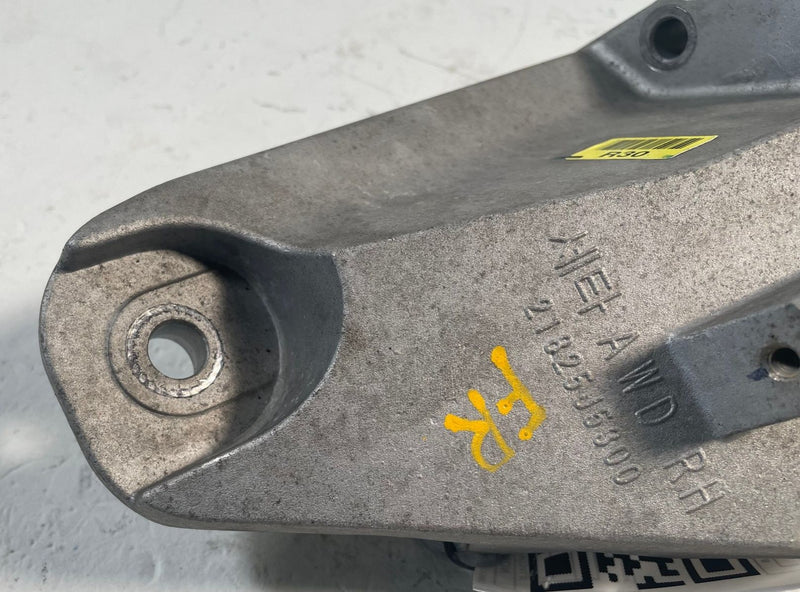 Load image into Gallery viewer, 2019-2023 GENESIS G70 AWD FRONT RIGHT SIDE ENGINE MOUNT SUPPORT BRACKET # 113893