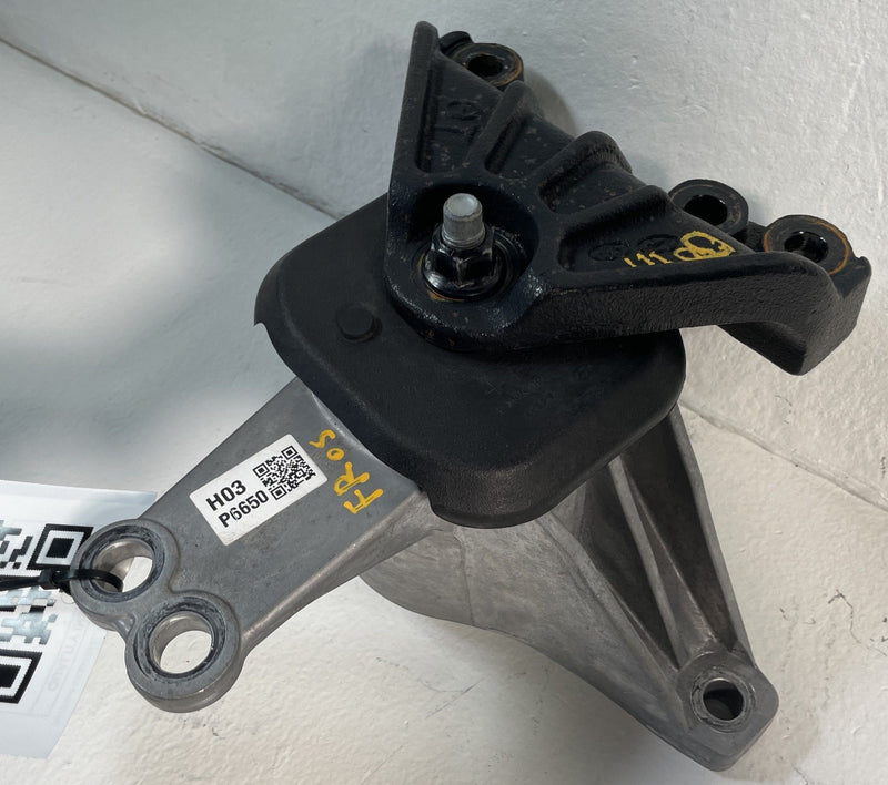 Load image into Gallery viewer, 2024-2025 HYUNDAI SANTA FE FRONT RIGHT SIDE ENGINE MOUNT SUPPORT BRACKET #106943
