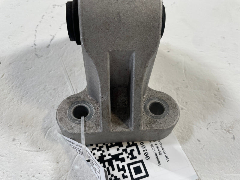 Load image into Gallery viewer, 22-25 HYUNDAI IONIQ 5 6 FRONT RIGHT SUSPENSION MOUNT SUPPORT BRACKET # 109815