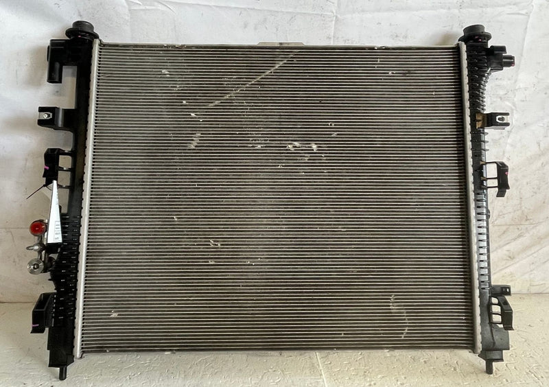 Load image into Gallery viewer, 23-26 CHEVROLET EQUINOX ENGINE COOLING RADIATOR ASSEMBLY 1.5L 84989891 # 111395