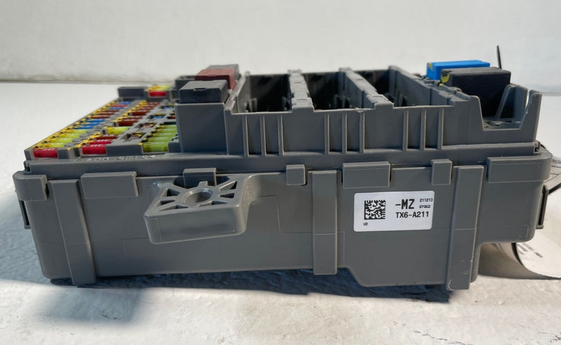 Load image into Gallery viewer, 2019 - 2022 ACURA ILX UNDER DASH CABIN FUSE RELAY JUNCTION BLOCK BOX # 107002
