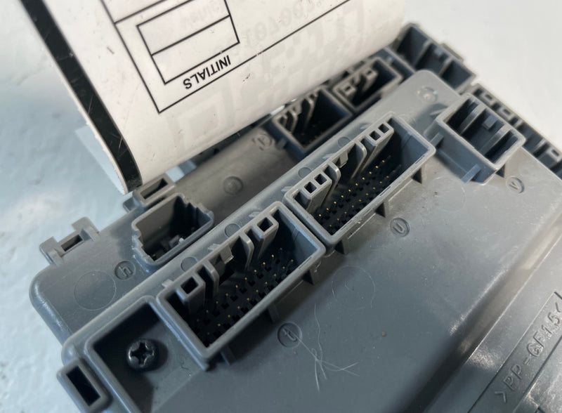 Load image into Gallery viewer, 2019 - 2022 ACURA ILX UNDER DASH CABIN FUSE RELAY JUNCTION BLOCK BOX # 107002