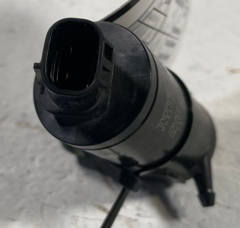 Load image into Gallery viewer, 2016 - 2026 TOYOTA TUNDRA TACOMA CAMRY FRONT WINDSHIELD WASHER PUMP # 108417