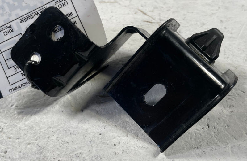 Load image into Gallery viewer, 22-26 TOYOTA TUNDRA LEFT AIR CONDITIONING HEAT EXCHANGER MOUNT BRACKET # 108357