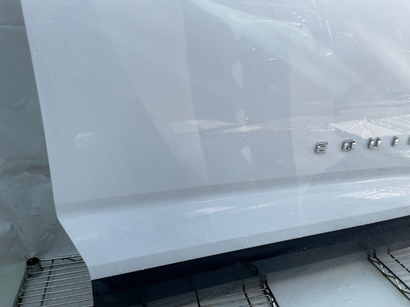 Load image into Gallery viewer, CHEVROLET EQUINOX FRONT RIGHT DOOR SHELL ASSEMBLY WHITE (WA8624) 25-26 # 111413
