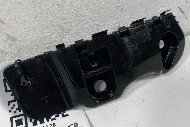 Load image into Gallery viewer, 17-25 MAZDA CX-5 FRONT RIGHT SIDE BUMPER MOUNT SUPPORT RETAINER BRACKET # 111158