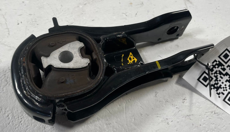 Load image into Gallery viewer, 19-25 MAZDA CX-5 REAR ENGINE MOTOR TORQUE ROD MOUNT STRUT BRACKET 2.5L # 111171