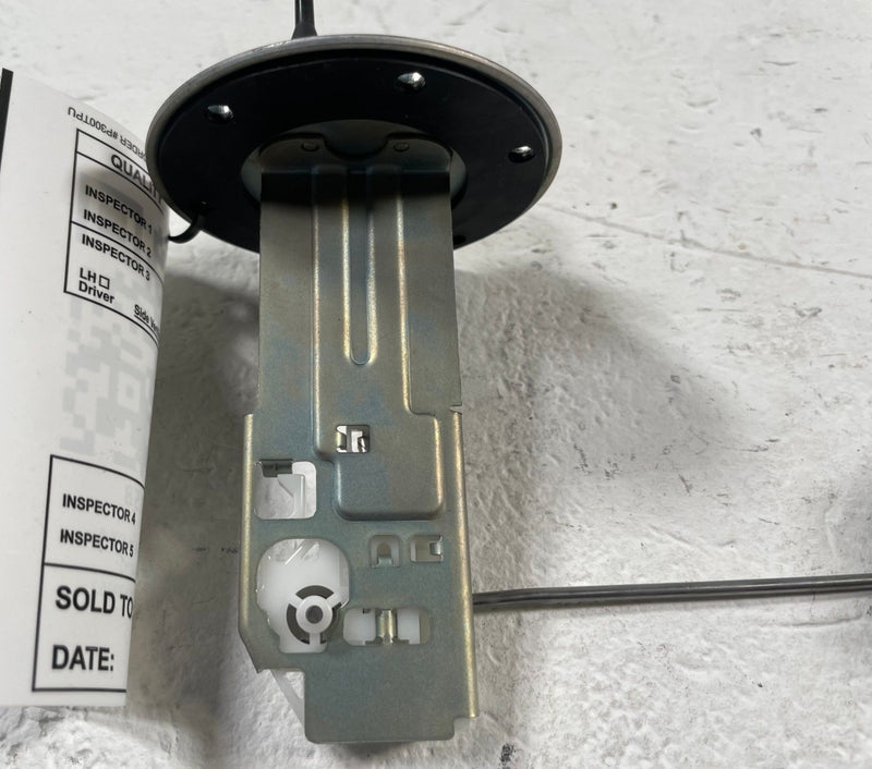 Load image into Gallery viewer, 2013 - 2025 MAZDA CX-5 RIGHT FUEL TANK GAUGE SENDING UNIT KE7060970 # 111142
