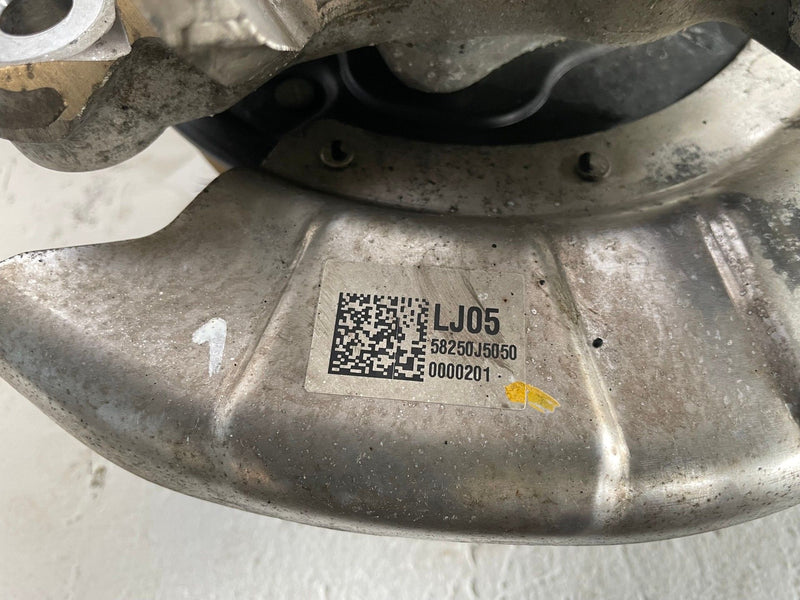 Load image into Gallery viewer, 2019 - 2026 GENESIS G70 REAR LEFT DRIVER SIDE SPINDLE KNUCKLE & HUB # 113886
