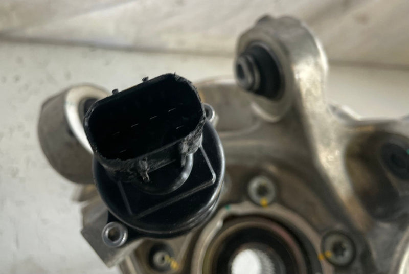 Load image into Gallery viewer, 2019 - 2026 GENESIS G70 REAR LEFT DRIVER SIDE SPINDLE KNUCKLE & HUB # 113886
