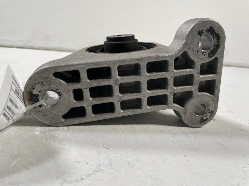 Load image into Gallery viewer, 2022-2025 KIA EV6 FRONT RIGHT SIDE DRIVE UNIT MOUNT BRACKET SUPPORT # 109948