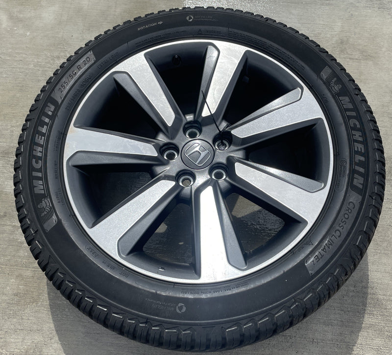Load image into Gallery viewer, 23-25 HONDA PILOT 20X8J ALLOY 7 SPOKE WHEEL W/ TIRE 255/5GR20 (ONLY 1) # 105892