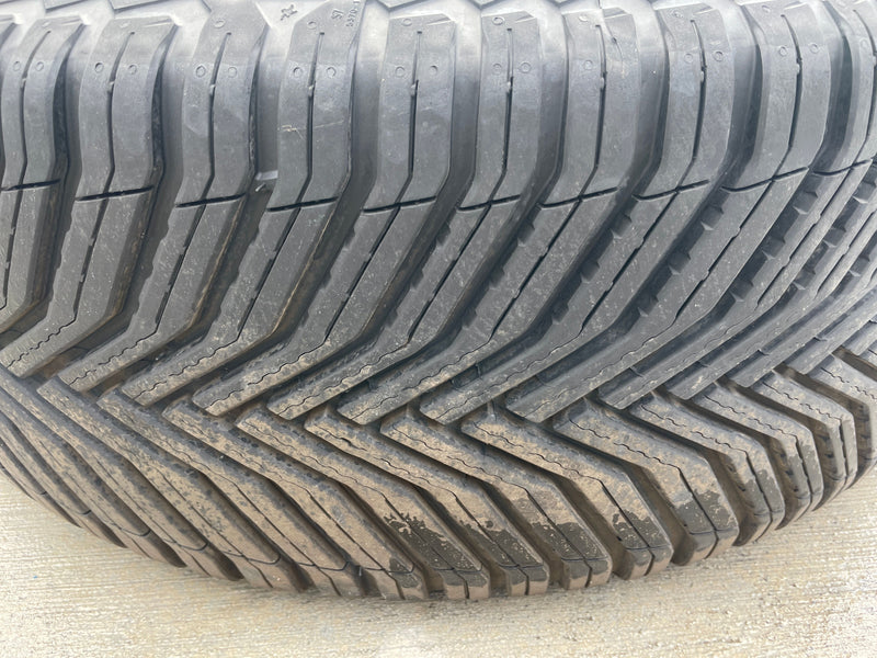Load image into Gallery viewer, 23-25 HONDA PILOT 20X8J ALLOY 7 SPOKE WHEEL W/ TIRE 255/5GR20 (ONLY 1) # 105894