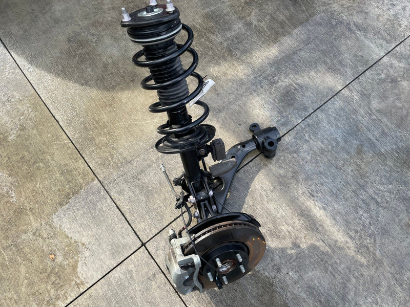 Load image into Gallery viewer, 2022-2025 MAZDA CX-5 AWD FRONT LEFT SIDE SUSPENSION KNEE ASSEMBLY 2.5L # 111202