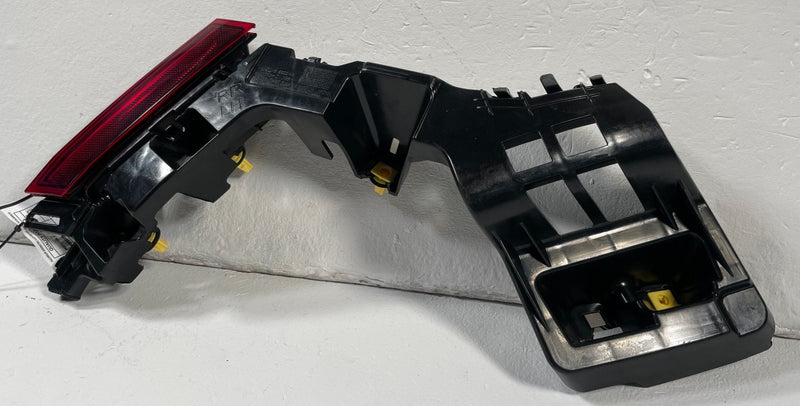 Load image into Gallery viewer, 2022-2024 KIA EV6 REAR LEFT SIDE BUMPER MOUNT BRACKET W/ REFLECTOR LAMP # 109929