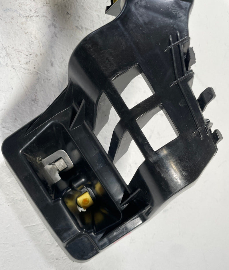 Load image into Gallery viewer, 2022-2024 KIA EV6 REAR LEFT SIDE BUMPER MOUNT BRACKET W/ REFLECTOR LAMP # 109929