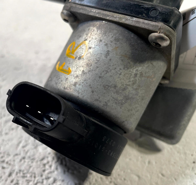 Load image into Gallery viewer, 2022-2025 HYUNDAI IONIQ 5 RWD HV BATTERY COOLANT 3 WAY CHANGEOVER VALVE # 114068