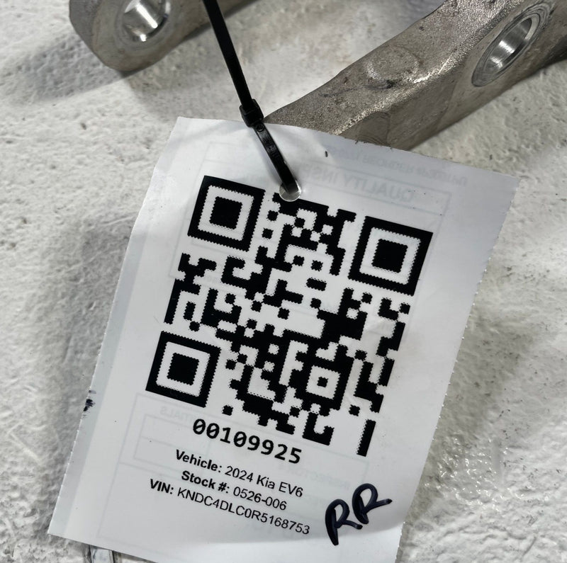 Load image into Gallery viewer, 2022-2025 KIA EV6 REAR RIGHT PASSENGER LOWER CONTROL ARM SPRING PERCH # 109925