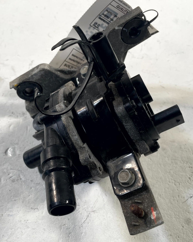 Load image into Gallery viewer, 2022 - 2024 HYUNDAI IONIQ 5 ELECTRIC COOLANT COOLING WATER PUMP # 114048