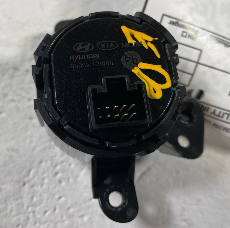 Load image into Gallery viewer, 2019 - 2023 GENESIS G70 DASH ENGINE START STOP IGNITION SWITCH BUTTON # 109967