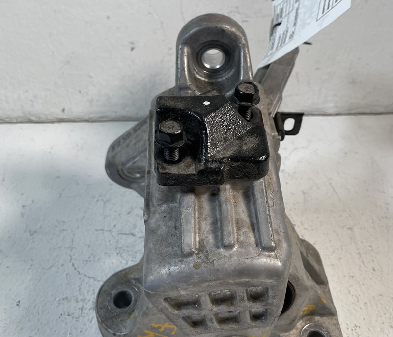 Load image into Gallery viewer, 2022-2025 HYUNDAI IONIQ 5 6 FRONT RIGHT DRIVE UNIT MOUNT BRACKET SUPPORT #107277