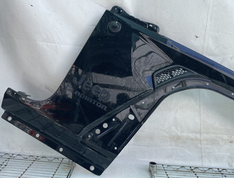 Load image into Gallery viewer, JEEP GLADIATOR FRONT RIGHT SIDE FENDER PANEL ASSEMBLY BLACK (PX8) 20-25 # 114191