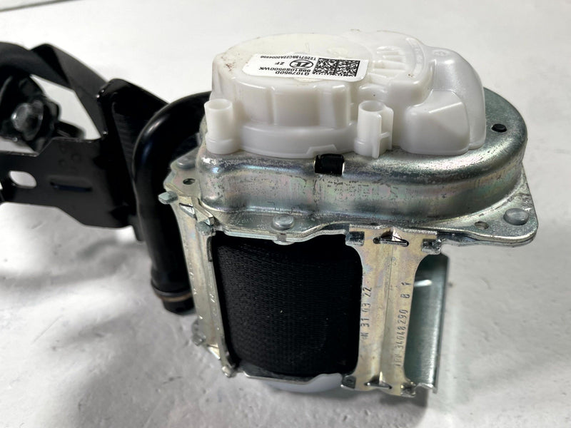 Load image into Gallery viewer, 2020-2025 KIA TELLURIDE FRONT LEFT DRIVER SIDE SEAT BELT RETRACTOR 3.8L #112744
